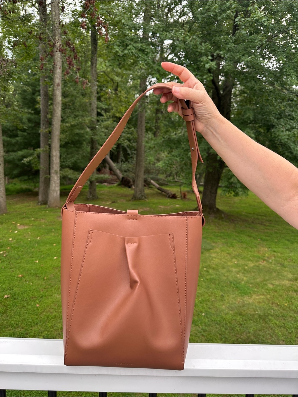 Everlane Leather Bucket Shoulder Bag in Terracotta